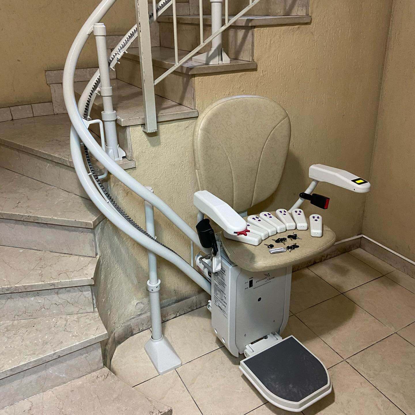 silla eléctrica salvaescaleras modelo recta