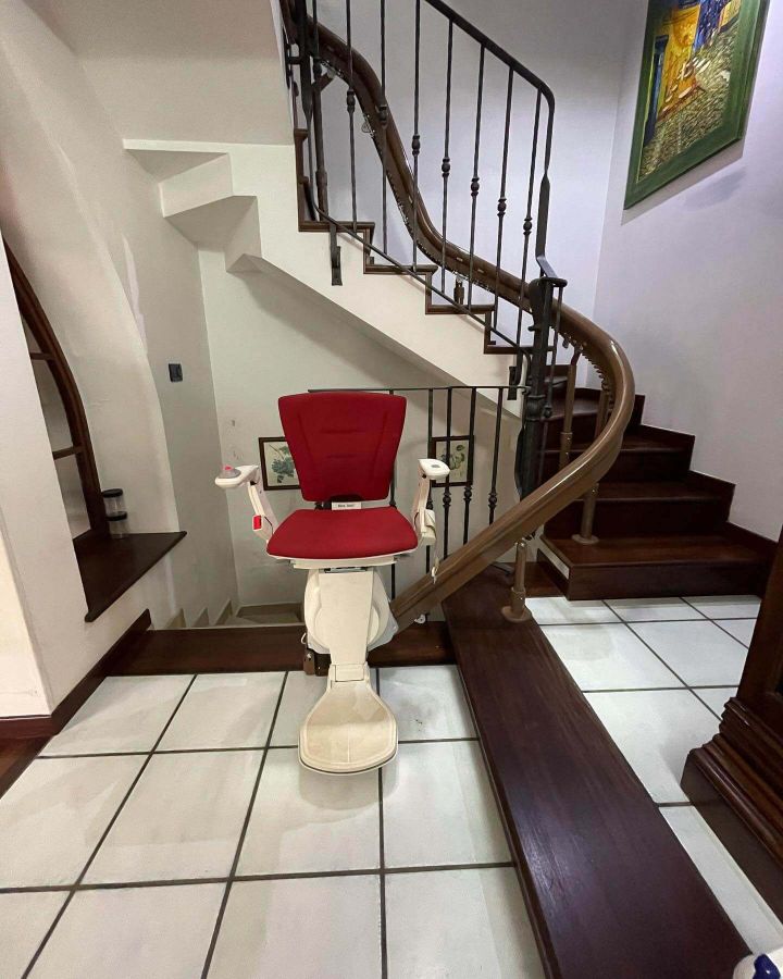 Silla HomeGlide recta en unifamiliar de Can Ribas, Gavà