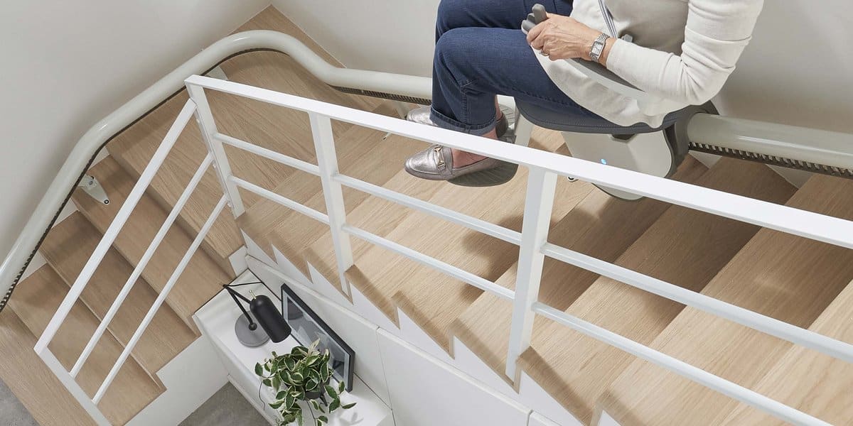 Flow X instalada en escalera con giro del casco histórico Telde