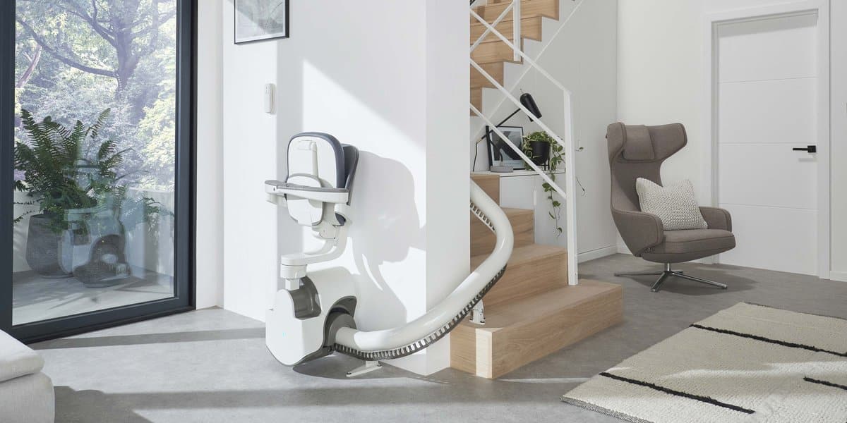 Silla Flow X plegada automáticamente — diseño compacto
