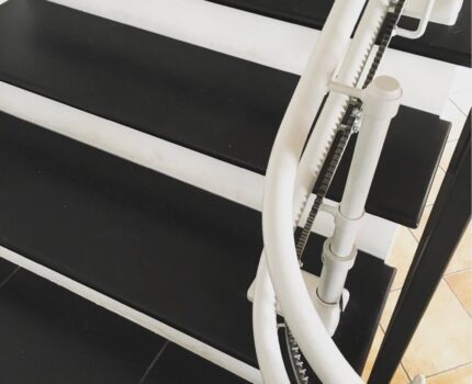 Salvaescaleras - Plataformas Elevadoras Para Discapacitados en Centre Igualada